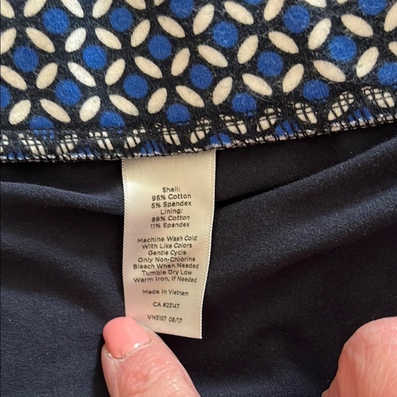 Blue and White Wrap Skort With Pocket for Casual Wear EUC - Picture 8 of 8